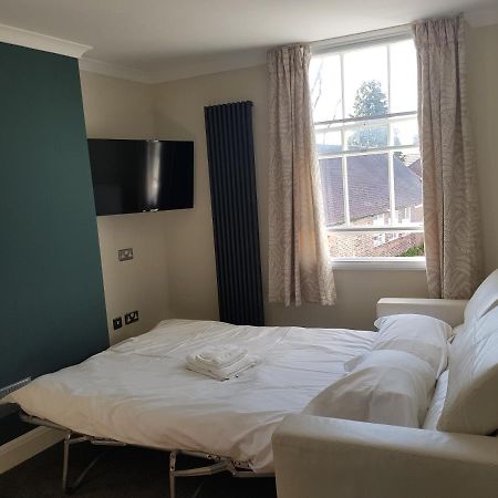 Limes Apartments Haywards Heath Bagian luar foto